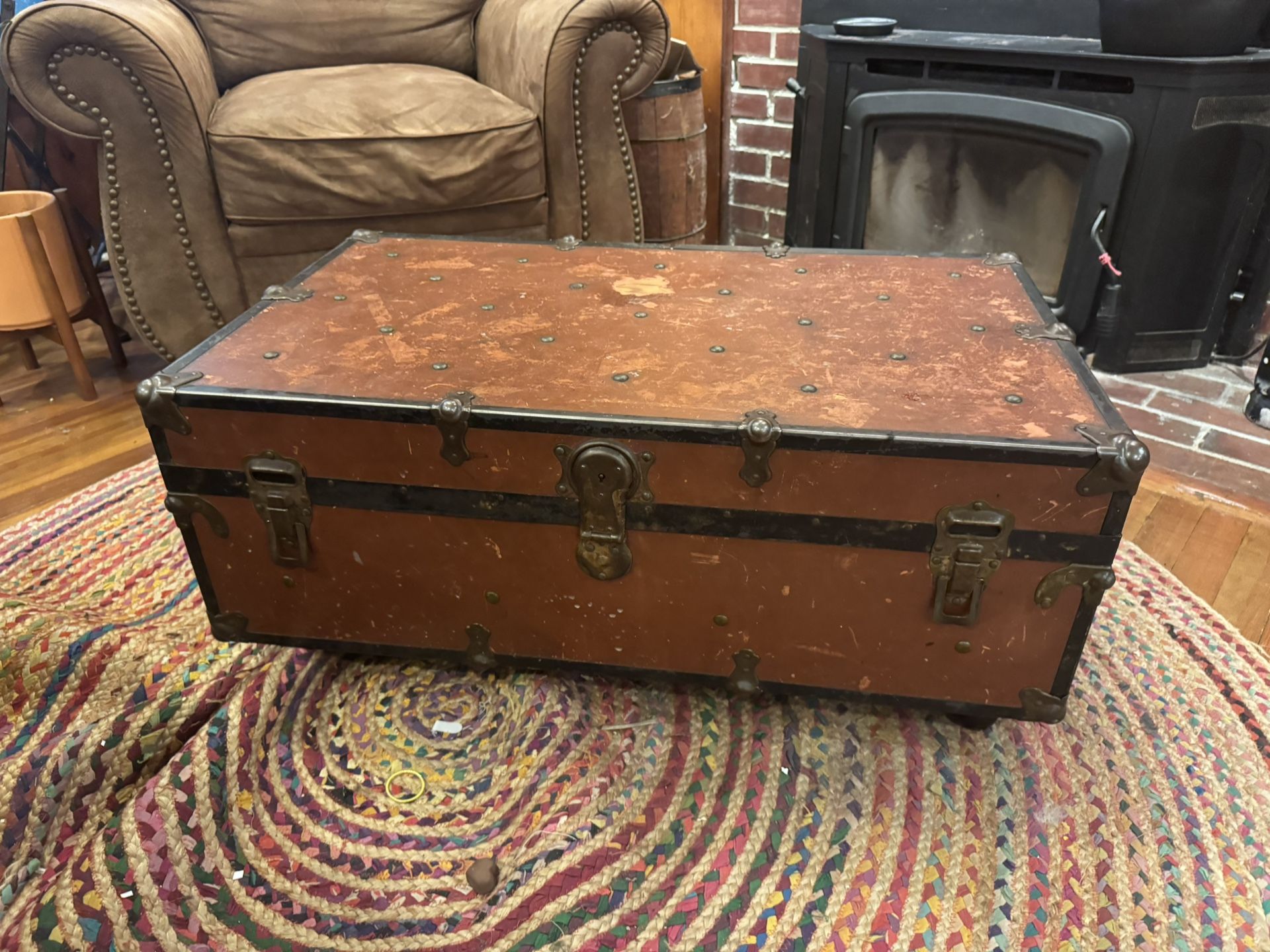 Trunk/Coffee Table with Storage