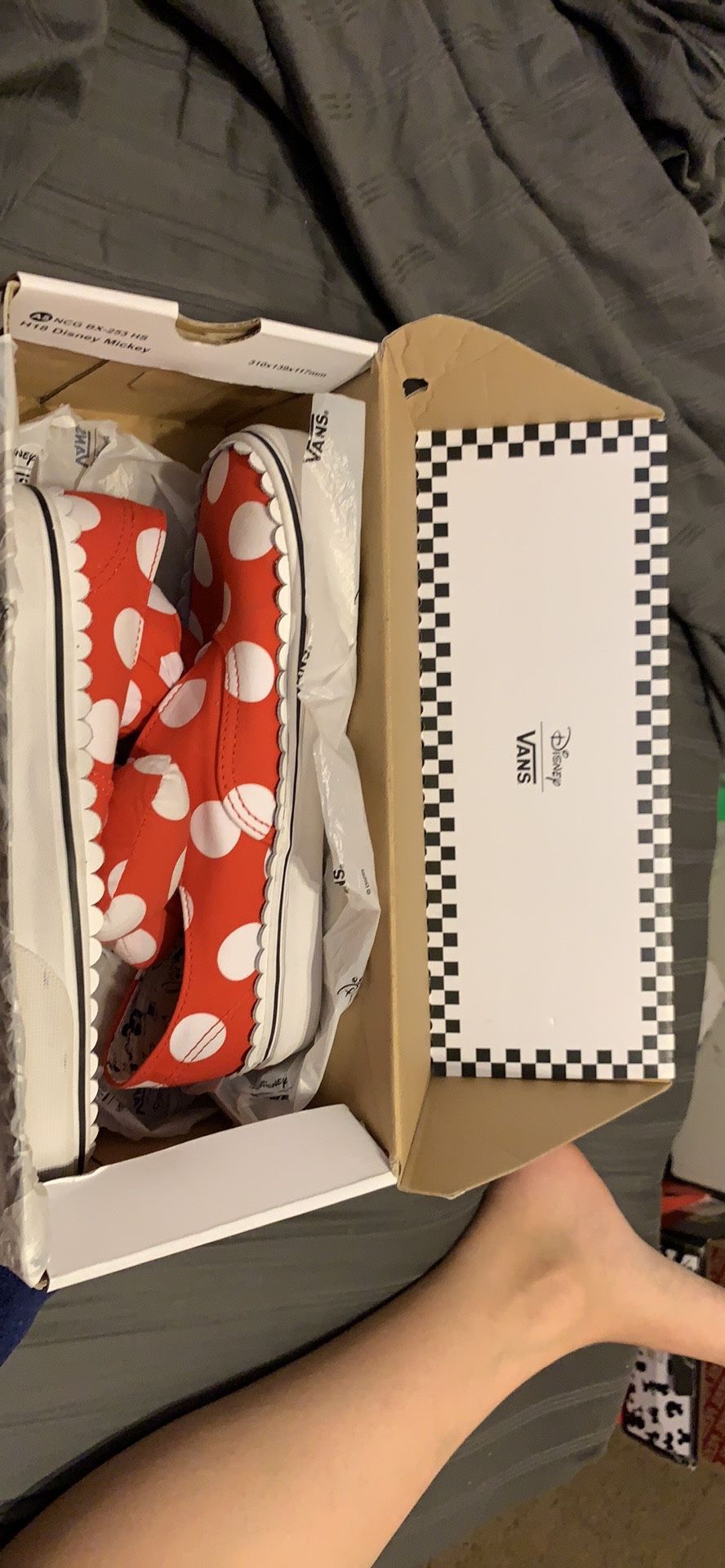 Vans Minnie Mouse bow slip ons