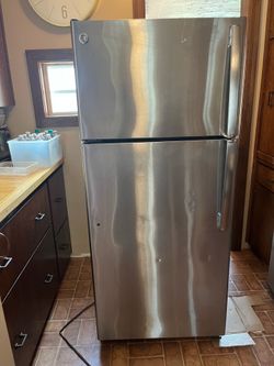 Stainless steel GE fridge