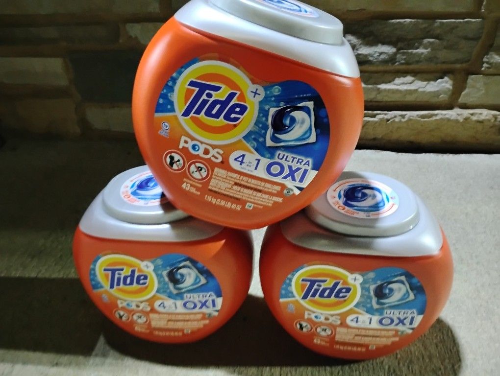 Tide Pods 4 In 1 Ultra Oxy 42 Count. Three Child Proof Plastic Container