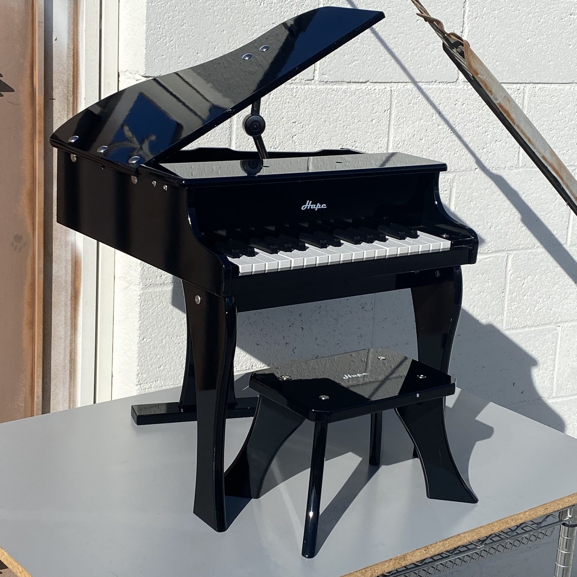 Hape Grand Piano in Black Toddler Wooden Musical Instrument 30 Keys w/ Bench