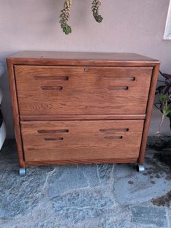 Wooden file cabinet 🗄️