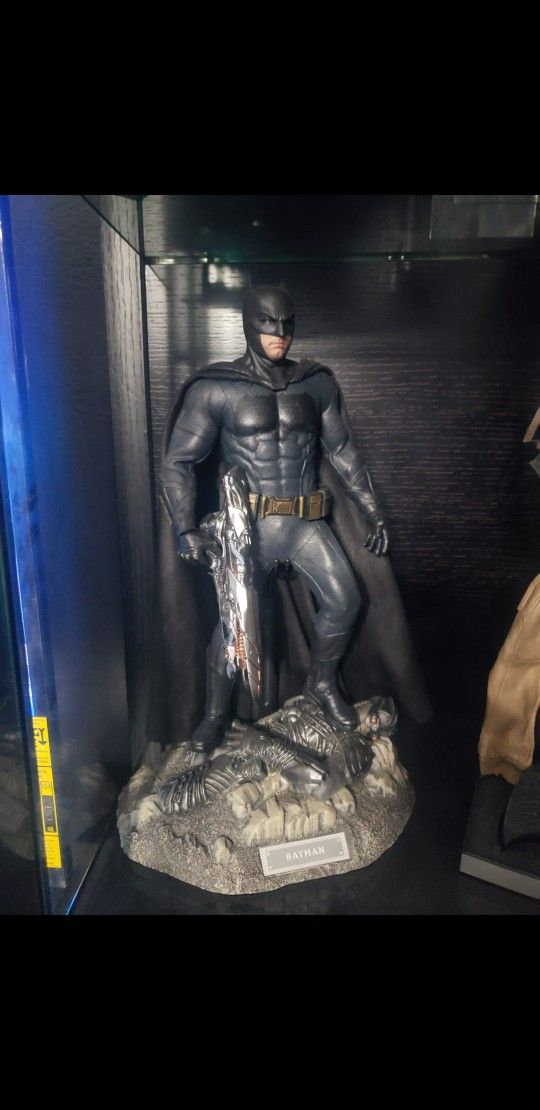 Adult Collectable Hot Toys JL Batman