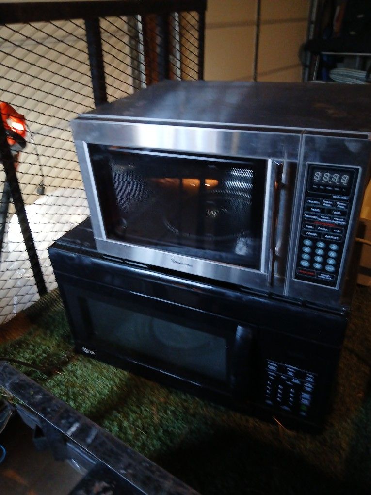 Microwave Ovens Big One Over Top Stove Microwave 40.00 Reg 20.00