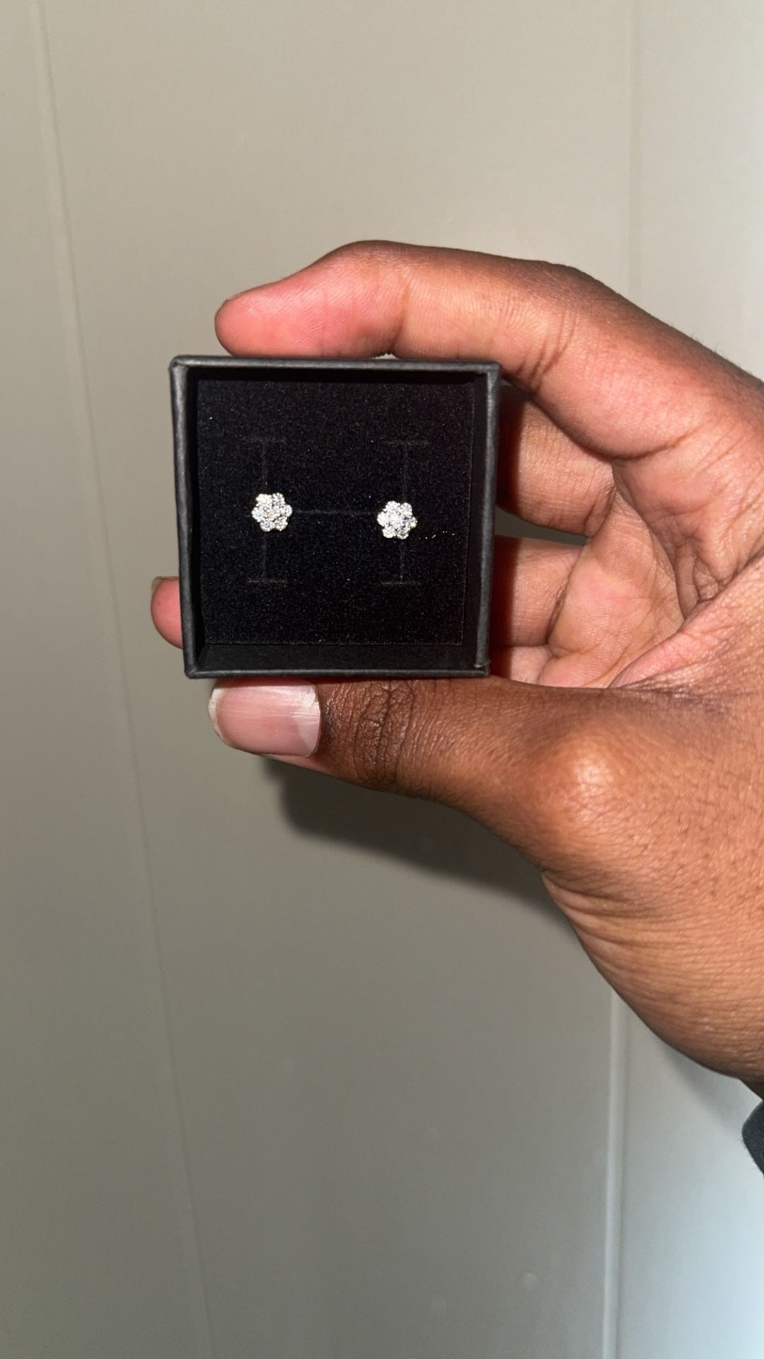 1ct Flower Earrings