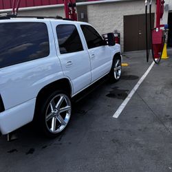 Yukon 2005 GMC. Nice Very Strong Took 5.3 Out Put A 6.0 With A Cam  2/15 2 Amps System Very Loud 