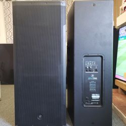 Dj. MACKIE SRM-750 SPEAKERS 