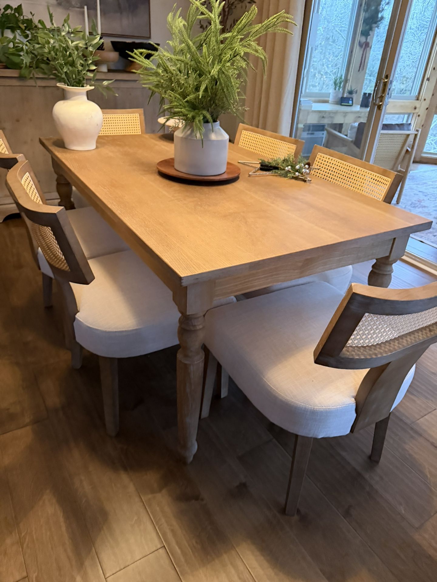 Wooden dining table 5 Ft