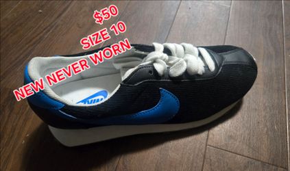 Nike Low-Top Sneakers Size 10