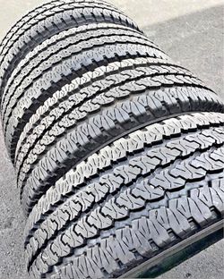 285/60/20 Firestone 📍📍 Vendo un set de llantas con 80% de vida las 4 📍🌟