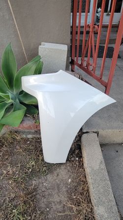 2020 SILVERADO 1500 BUMPER END CAP EXTENSION  DRIVER LEFT SIDE  HAVE SMOLL REPERT INSIDE