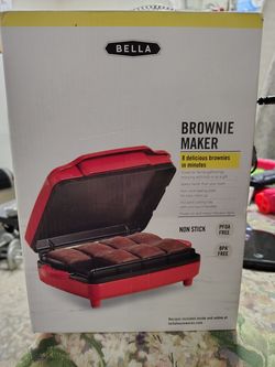 Brownie maker by Bella