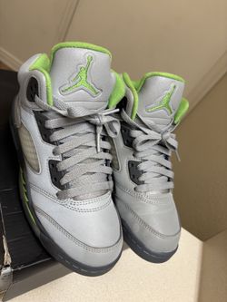 AIR JORDAN 5 RETRO Size 3.5y Box 📦✅