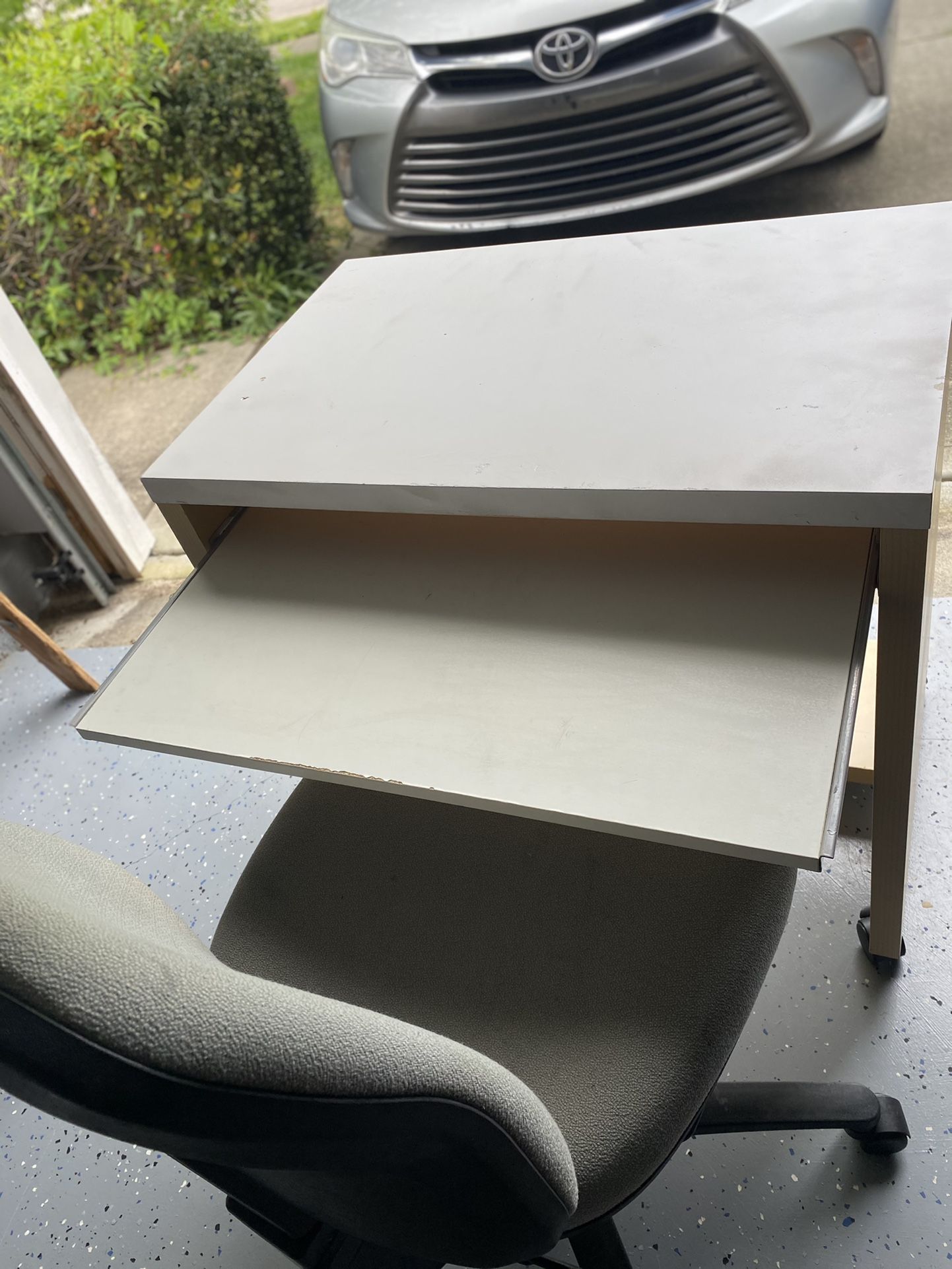 Small Desk And Chair