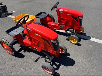 Tractors Kubota M5-111 it’s metal Great Condition