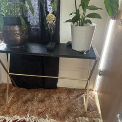 End Table / Entry Table 