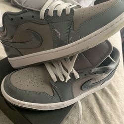 Nikes Jordan’s Suze 10 Fit Like 9.5 Nuevos New 