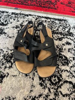 Women’s Shoes-multiple pairs