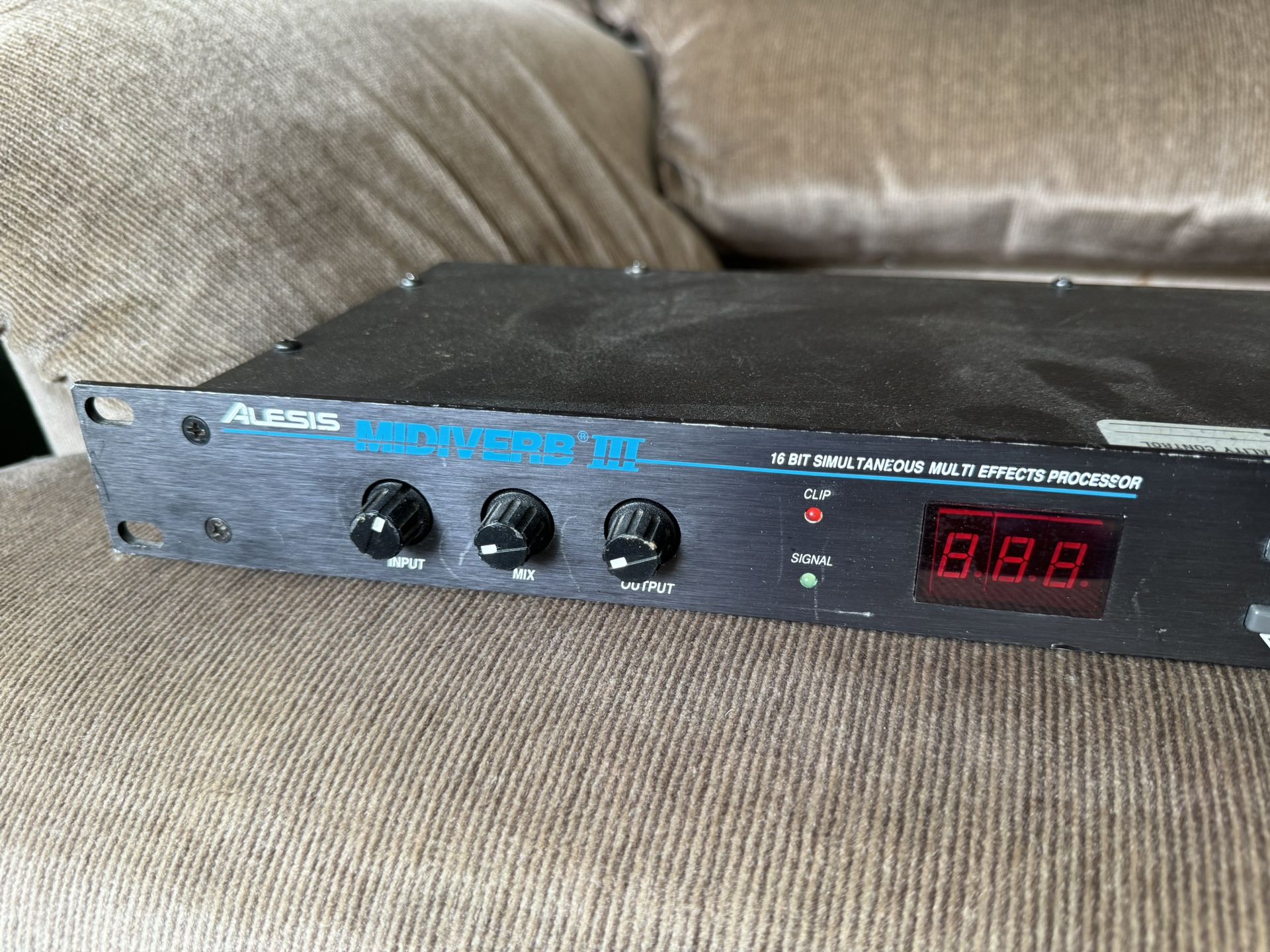 Alesis Midiverb III 16 Bit Simultaneous Multi Effects Processor