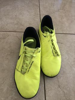 Nike Youth Phantom Venom Indoor Soccer Shoe