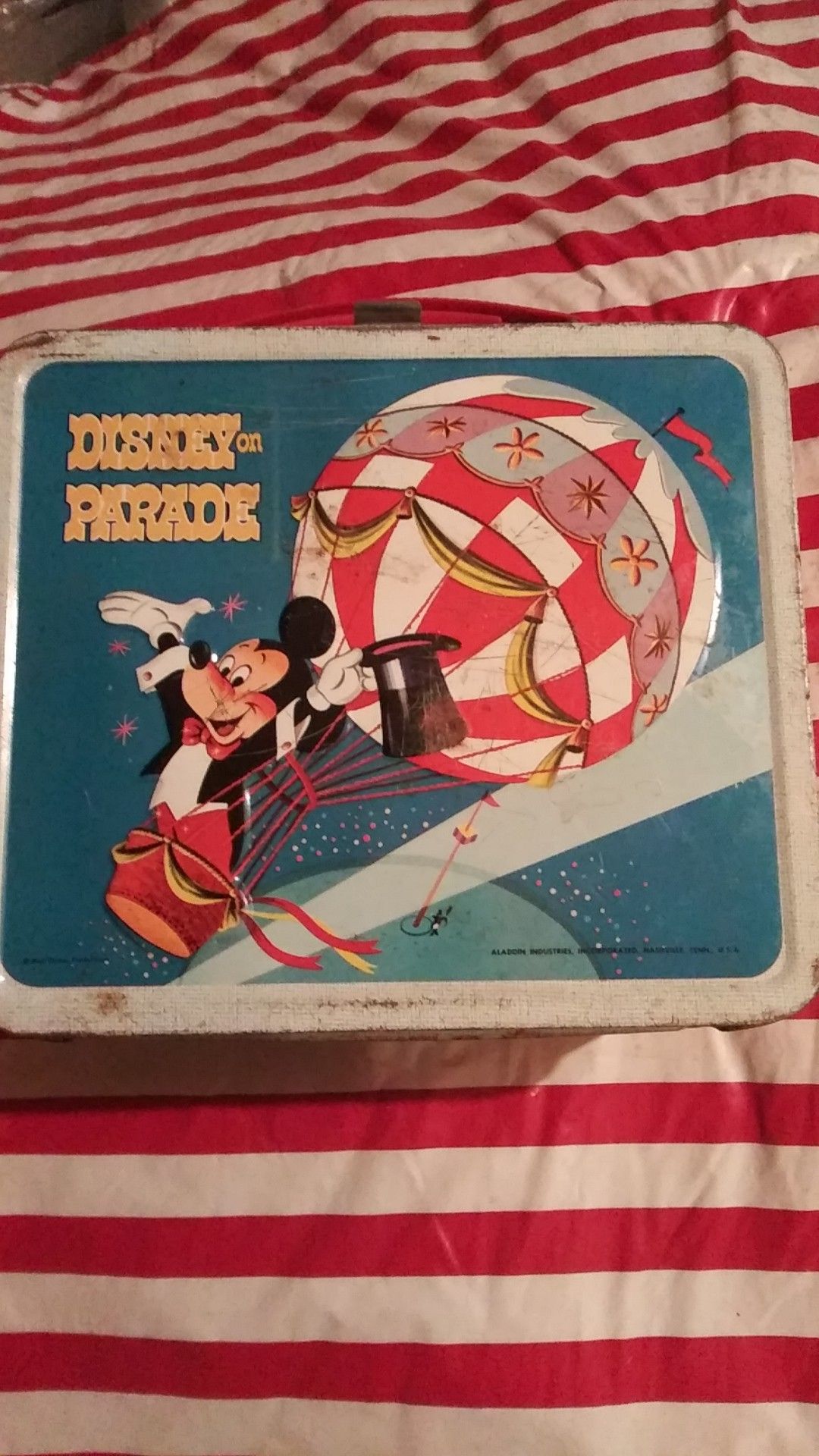1970 DISNEY ON PARADE LUNCH BOX
