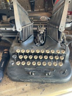Antique Oliver Typewriter. Vintage Antique. Check eBay For Value