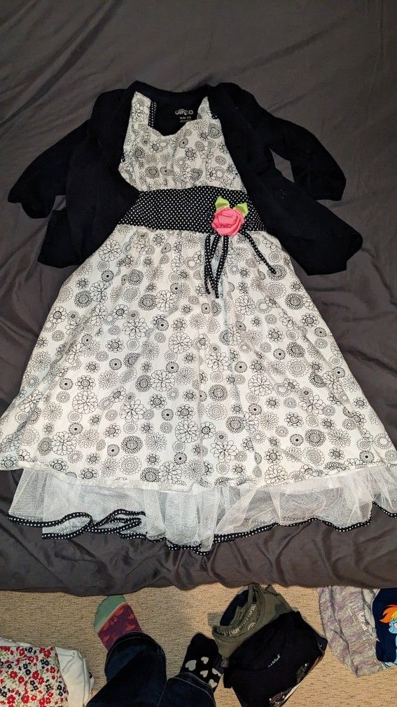 Jona Michelle Girls Black/White Party Floral Cotton Petticoat Dress Sz 8 w/jacket.

Girls size 8.

In excellent condition.