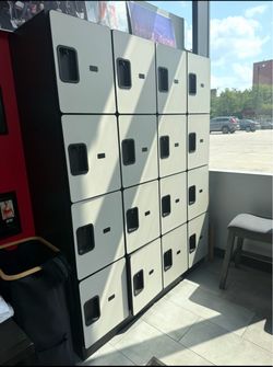 Commercial Gym Lockers – 16 Compartments – Designer Wood