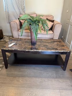 Coffee table with 2 small end tables