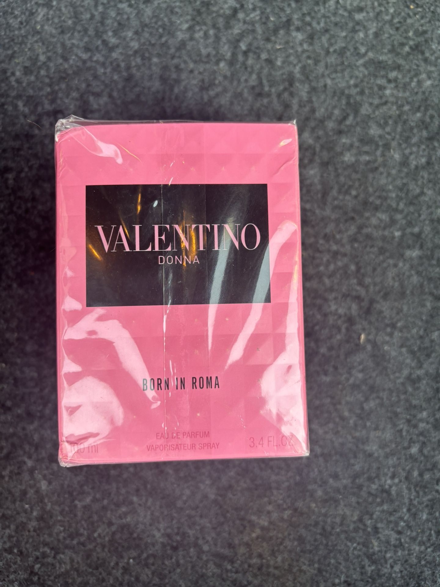 valentino Donna born in Roma