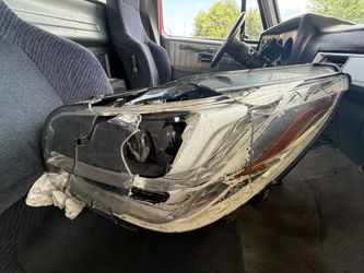 2020 Lincoln Navigator driver fender & headlight