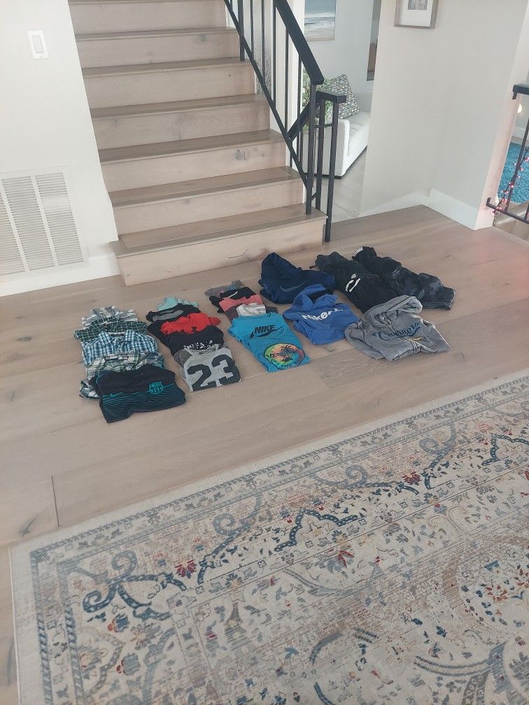 BOYS CLOTHES SIZE LARGE