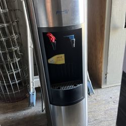 Water Dispenser 
