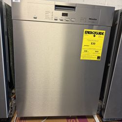 New Miele - 24" Fully Integrated Dishwasher
