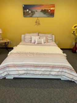 Queen-Size Bed Frame + Spring Mattress