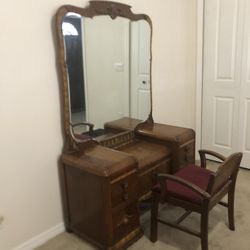 Vintage 1920s mahogany ladies' vanity with mirror and chair
