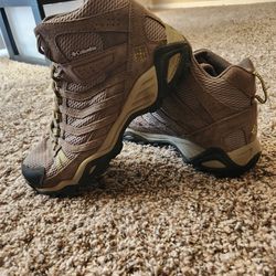 Louis Vuitton Men's Outland Ankle Boot Size 11 for Sale in West Bloomfield  Township, MI - OfferUp