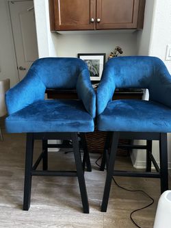 2 Bar Stools