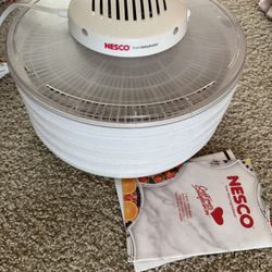Nesco Food Dehydrator 