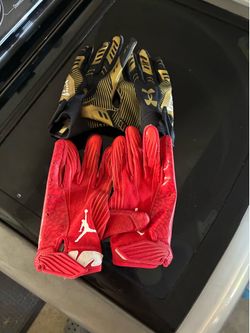 Football gloves