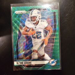 DE'VON ACHANE DOLPHINS GREEN SPIRAL PRIZM PANINI NFL SPORTS CARD!