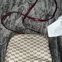 Michael Kors medium cross body   