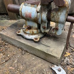 Old Shop Vise 