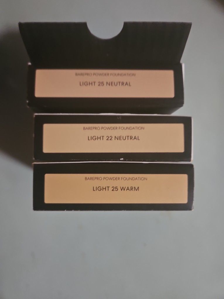 bareMinerals BAREPRO powder Foundation