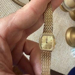 Rare Vintage OMEGA De Ville Vintage Quartz Gold Dial SS Women's Watch 1375 10K, Not Rolex, Concord