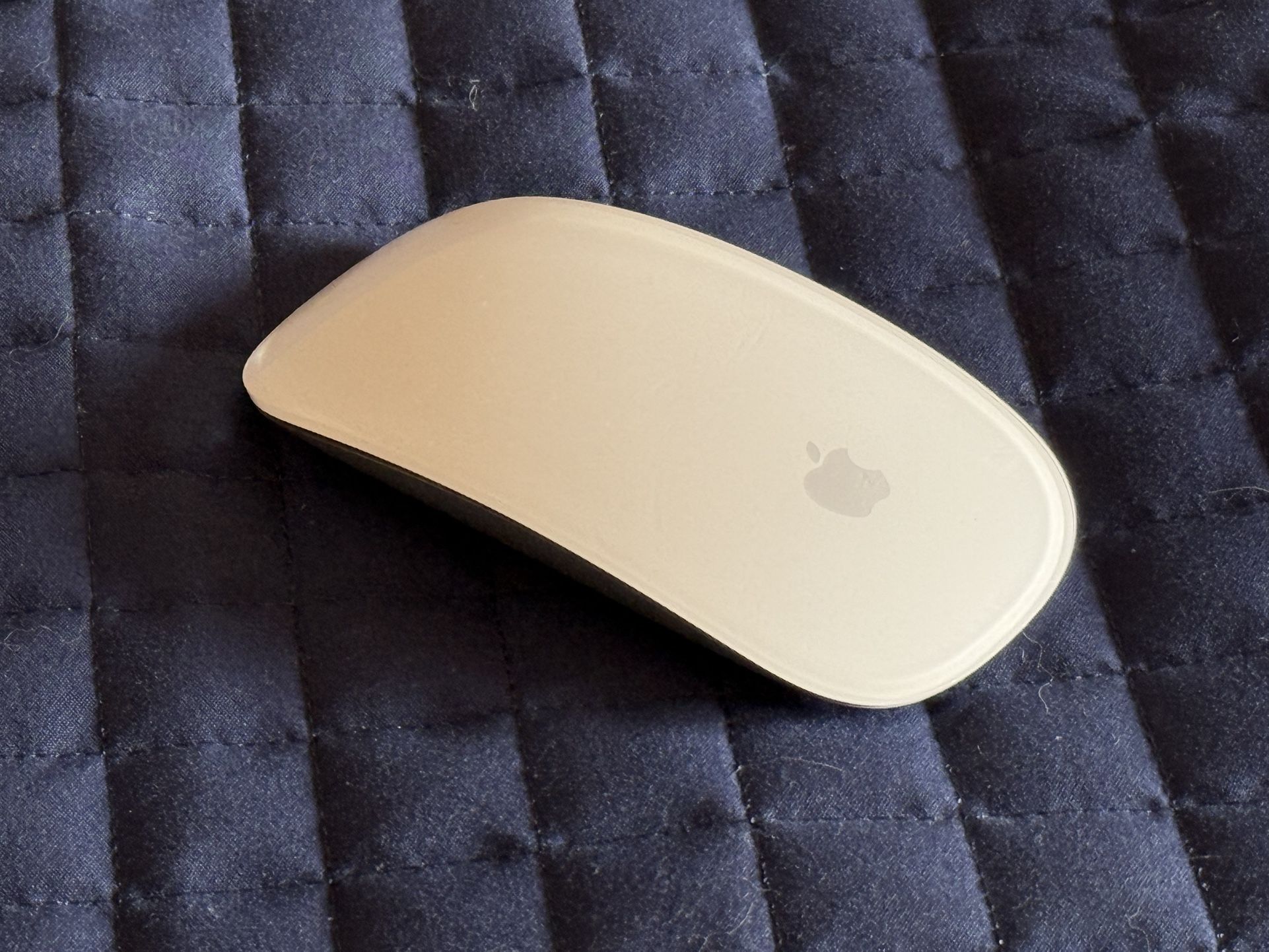 Apple Magic Mouse (White) – Sleek, Wireless, and Fully Functional