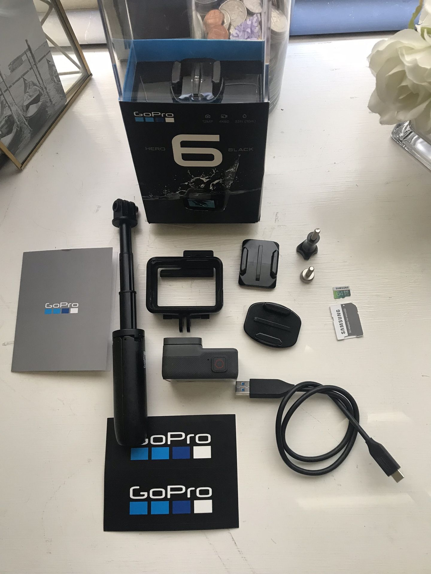 GoPro hero 6 Black with tripod and SD (64gb)