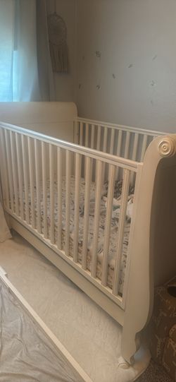 Young Americababy sleigh crib