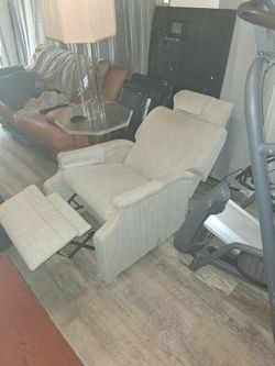 Recliner Chair awesome condition no animals