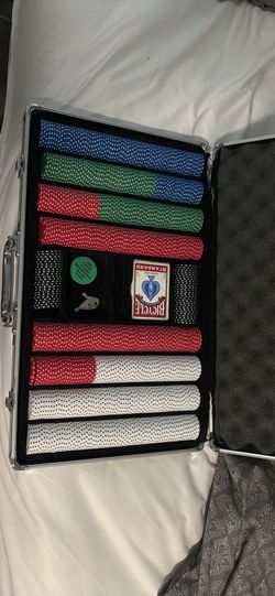 Poker Chip Set w Bicycle Cards and Aluminum Case